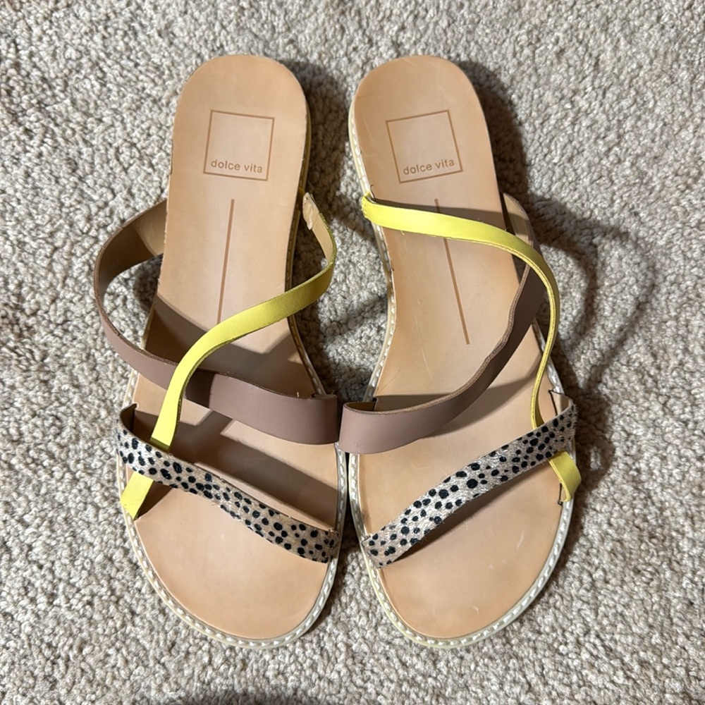 NWOT Dolce Vita Nebi Sandals Size 9M